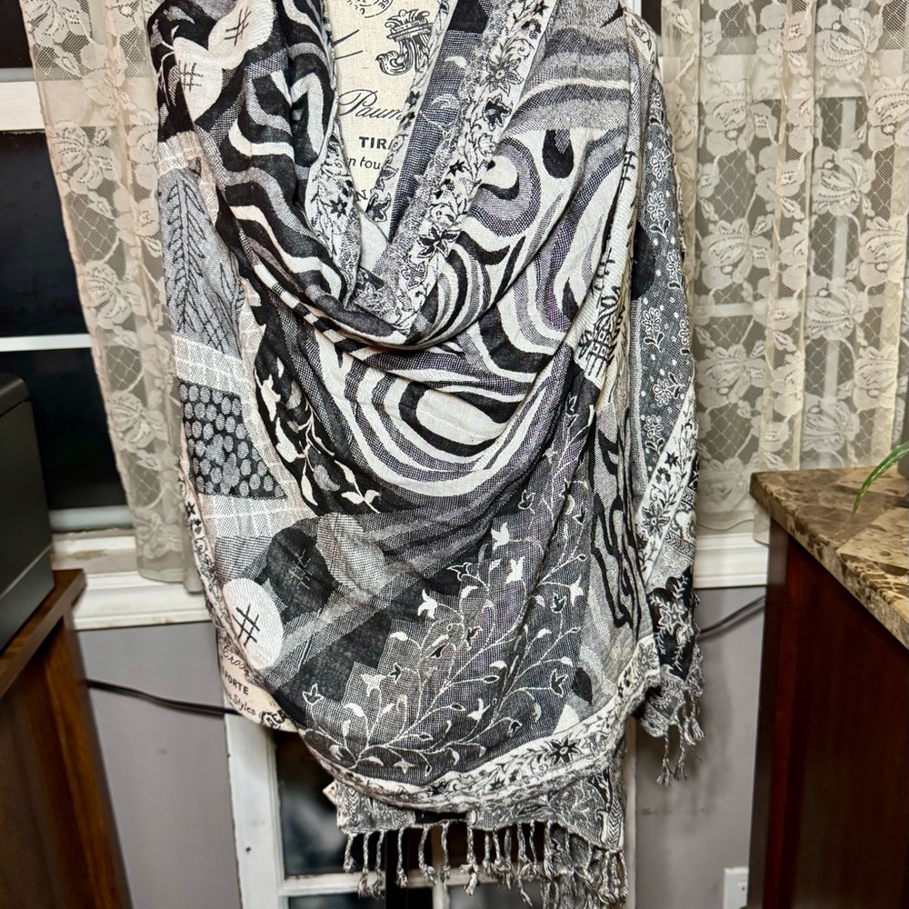 Large Black and White Scarf with Abstract Pattern and Fringe